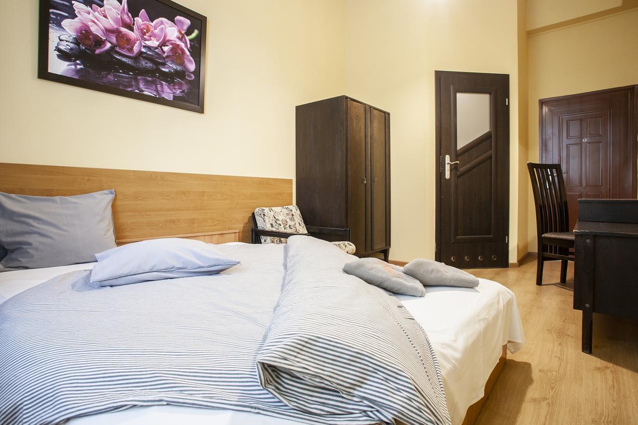 Bed and Breakfast Momotown Privates Cracovia Exterior foto